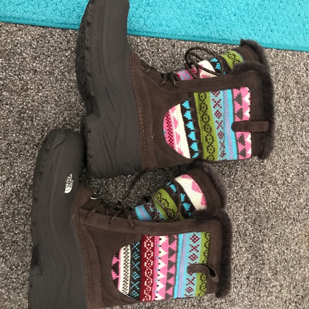 The North Face women’s quilted winter boots
